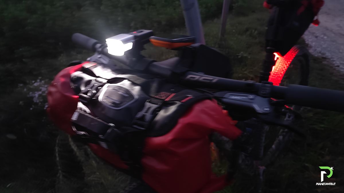 luci ciclismo zefal 2024
